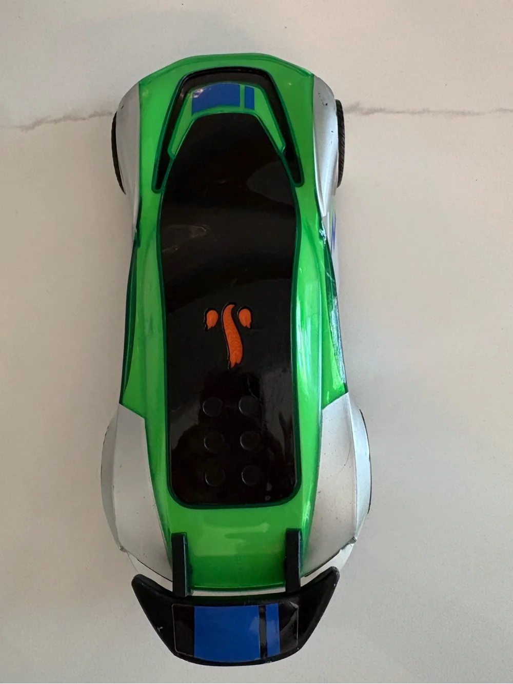 Hot Wheels Color Crashers Gazella R Light & Sound Toy Car
